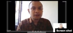 Pendeta dari Gereja Komunitas Anugrah Salemba sekaligus pendamping enam aktivis Papua, Suarbudaya Rahadian dalam diskusi daring Hari Anti Penyiksaan Internasional, Kamis 25 Juni 2020. (Screenshot Anugrah Andriansyah)