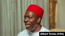 Charles Chukwuma Soludo, le nouveau gouverneur de l'Etat d'Anambra, au Nigeria, le 7 novembre 2021. (VOA/Gilbert Tamba)