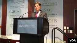 미 국무부의 톰 말리노스키 차관보가 19일 COI 최종 보고서 발표 2주년 기념토론회에서 연설하고 있다.