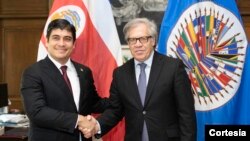 El presidente de Costa Rica, Carlos Alvarado, fue recibido por el secretario general de la OEA, Luis Almagro el martes 12 de junio.