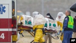 အMartin Salia, a surgeon working in Sierra Leone who had been diagnosed with Ebola, at Nebraska Medical Center in Omaha, Neb., Nov. 15, 2014. 