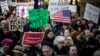 Manifestantes protestan contra Trump en EE.UU. ante proximidad de juicio político 