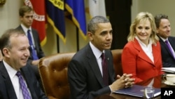 Tổng thống Obama và các Thống đốc bang thảo luận về 'bờ vực tài chánh' tại Tòa Bạch Ốc, 4/12/2012