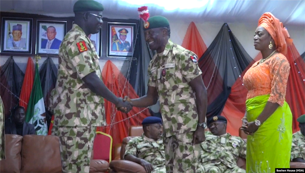 Hotunan Karrama Wasu Sojojin Najeriya A Maiduguri