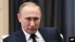 지난 6일 블라디미르 푸틴 러시아 대통령이 모스크바에서 회의를 주재하고 있다.