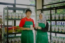 Founder dan co-founder Rumah Mocaf Indonesia Riza Azyumarridha Azra dan Wakhyu Budi Utami: "Menyejahterakan petani singkong."(dok. Rumah Mocaf).