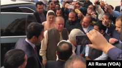 نوازشریف د خپلې لور مریم نواز او د زوم محمد صفدر ترڅنگ عدالت ته حاضر شو