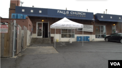 Falls Church Distillers, en las afueras de Washington, D.C., en el estado de Virginia, fabrica desinfectantes de manos en lugar de bebidas alcohólicas.