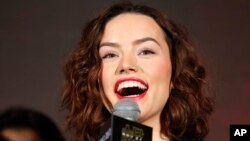 A new study shows that British teeth, like those belonging to 'Star Wars' actor Daisy Ridley, are healthier than Americans.