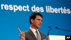 French Prime Minister Manuel Valls speaks during a news conference at the Elysee Palace in Paris, March 19, 2015.