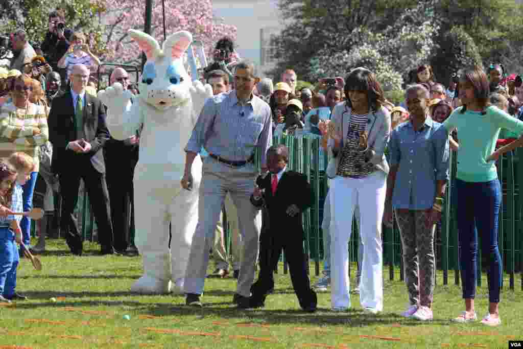 El invitado de honor fue el pequeño presidente Robbie Novak, quien acompañó a los Obama durante toda la celebración.