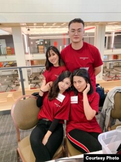 Armaya Doremi bersama teman-teman di universitas Northeastern (dok: Armaya Doremi)