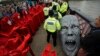 پولیس لندن بیش از ۳۰۰ فعال تغییرات اقلیمی را بازداشت کرد