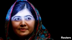 Malala sau khi phát biểu về việc được trao giải Nobel Hòa bình ở Birmingham, Anh. 