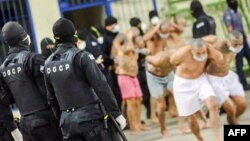 Con la medida, el gobierno salvadoreño busca evitar que cabecillas de pandillas encarcelados transmitan órdenes criminales al exterior.