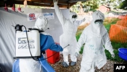 Bamwe mu bavuzi mu bikorwa vyo gukinga Ebola muri Congo 