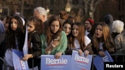 Supporters gather at a campaign rally for Democratic presidential candidate Bernie Sanders in Washington Square Park in the Greenwich Village neighborhood of New York, April 13, 2016.