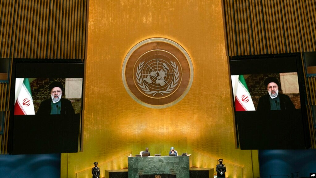 ابراهیم رئیسی، رئیس جمهوری ایران، در حال سخنرانی از پیش ضبط شده در نشست سالانه مجمع عمومی سازمان ملل؛ سه شنبه ۳۰ شهریور ۱۴۰۰