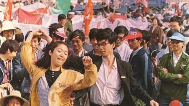 资料照片:1989年天安门广场上的学生。