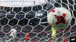 Lars Stindl (izquierda) hizo el gol de la victoria en el partido entre Almania y Chile por la Copa Confederaciones en San Petersburgo, Rusia, el domingo, 2 de julio de 2017.