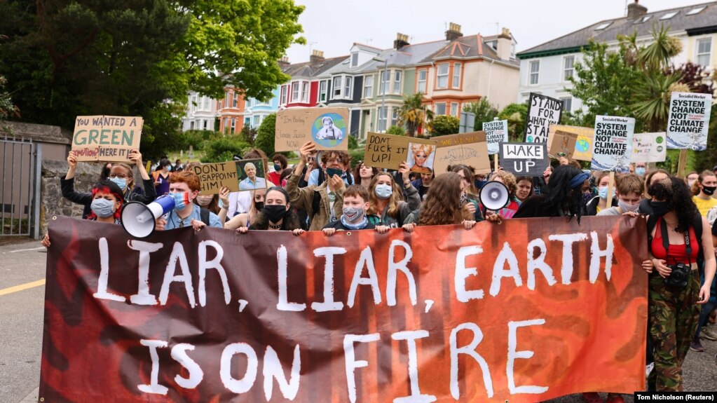 Протесты экологических активистов во время саммита G-7 в Британии. 2021г. 