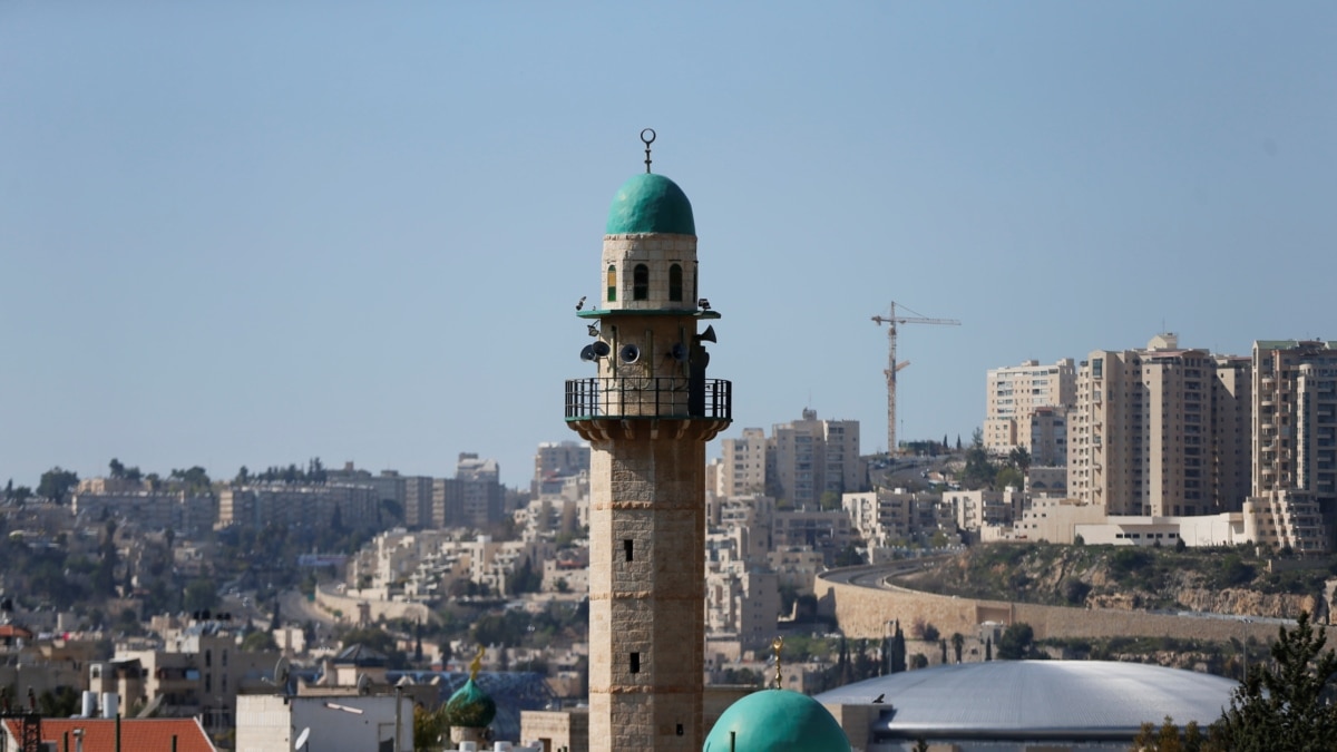 israel-moves-to-mute-mosques-call-to-prayer-over-loudspeakers