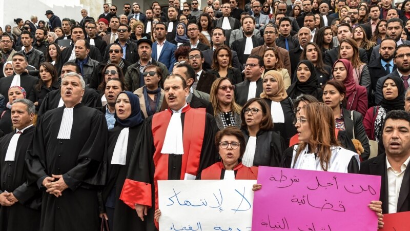 Révocation des juges tunisiens: 