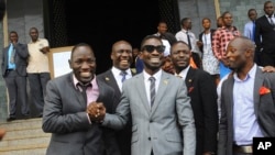 Dan adawa, ftaccen mawaki kuma dan majalisa Kyagulanyi Ssentamu, da aka fi sani da Bobi Wine, shi ne ake tuhuma da laifin cin amanar kasa a Uganda