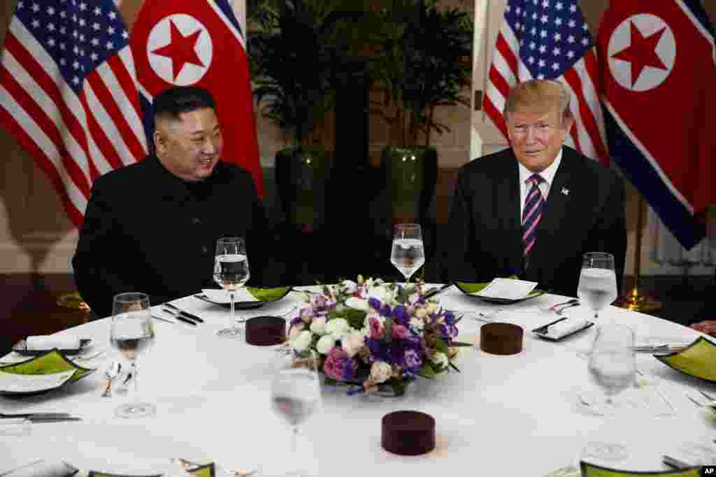 در فوریه ۲۰۱۹ پرزیدنت دونالد ترامپ و رهبر کره شمالی در هانوی ویتنام با هم دیدار کردند اما مذاکرات آنها نیمه تمام ماند. آمریکا خواستار توقف کامل برنامه هسته&zwnj;ای و موشکی کره شمالی است و پیونگ یانگ می&zwnj;گوید تا برداشتن تحریم&zwnj;ها، قدمی بر نمی&zwnj;دارد.