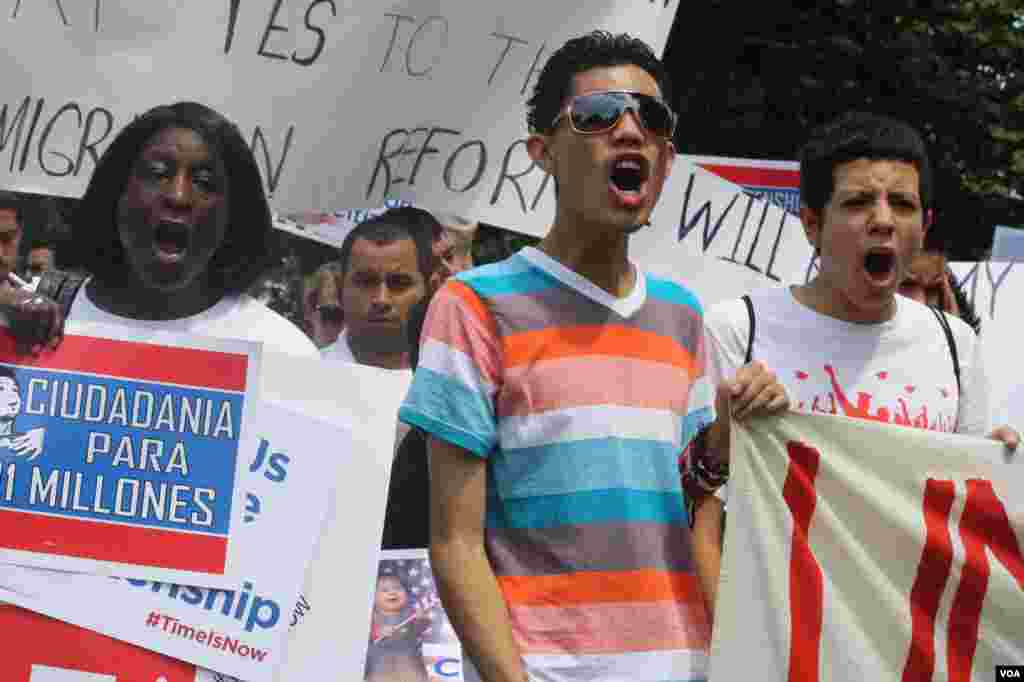 Decenas de inmigrantes llegaron este miércoles 10 de julio a los jardines del capitolio para abogar por una reforma migratoria y pedir el apoyo de los republicanos.