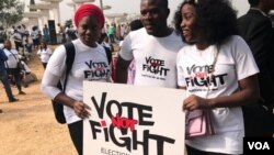 Des manifestants appellent à des élections pacifiques au Nigéria à Abuja, le 6 février 2019. (VOA/G. Alheri)