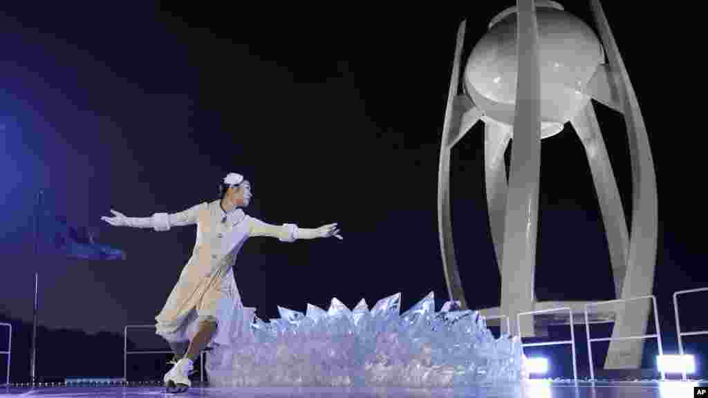 La championne olympique sud-coréenne de patinage artistique Yuna Kim lors de la cérémonie d&#39;ouverture des Jeux olympiques d&#39;hiver de 2018 à Pyeongchang, le 9 février 2018.