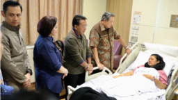 Mantan ibu negara Ani Yudhoyono tengah dirawat di National University Hospital (NUH), Singapura karena menderita kanker darah. (Foto: Twitter Andi Arief).