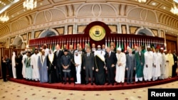 Pemimpin negara-negara Islam berpose dalam KTT OIC tahun 2012 (Foto: doc.)