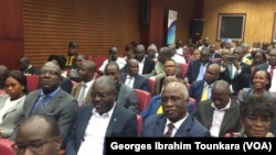 Les opérateurs économiques sont venus nombreux à la présentation de la stratégie Agoa à Abidjan, le 30 octobre 2017. (VOA/Georges Ibrahim Tounkara)