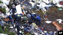 Les débris de l'avion qui s'est écrasé près de Medellín, en Colombie, le 29 novembre 2016. 