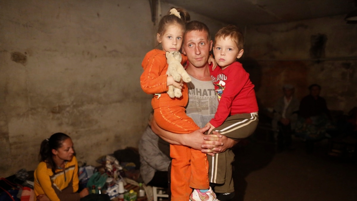 UN: E. Ukraine Children Seeking Refuge in Bomb Shelters