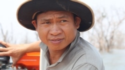 លោក ហ្វុត ឃឿន អាយុ៤០ឆ្នាំ ជាតំណាង​ប្រជាពលរដ្ឋ​ដែល​រងគ្រោះ​ដោយសារ​ការ​ស្ថាបនា​ទំនប់​វារីអគ្គិសនី​សេសាន​ក្រោម២ ដែល​មាន​ទំហំ​៤០០មេហ្គាវ៉ាត់ ក្នុងខេត្តស្ទឹងត្រែង ថ្ងៃទី១០ ខែមីនា ឆ្នាំ២០២០។ (ស៊ុន ណារិន/VOA Khmer)