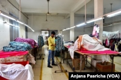 India's apparel industry had feared losing business due to the Trans Pacific Partnership agreement that involved 12 countries. (A. Pasricha/VOA)