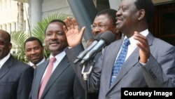 Viongozi wa CORD, raila Odinga (kulia) Moses Wetangula na Kalonzo Musyoka