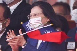 Presiden Taiwan Tsai Ing-wen menghadiri upacara perayaan Hari Nasional di Taipei, 10 Oktober 2021.