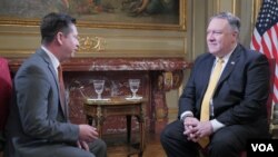U.S. Secretary of State Mike Pompeo spoke to VOA's Spanish Service in Buenos Aires, Argentina, where he is taking part in the G-20 summit.Below is a transcript of the interview.