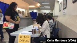 Voters arrive at a polling station, in Philadelphia, Pa., April 26, 2016. Pennsylvania is one of five Northeast U.S. states voting in presidential primaries Tuesday.