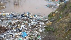 Otpad u rijeci Bosni