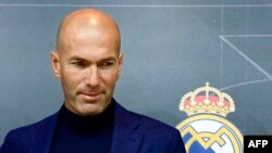 Pelatih Klub Real Madrid asal Perancis, Zinedine Zidane, dalam jumpa pers untuk mengumumkan pengunduran dirinya di Madrid, 31 Mei 2018.