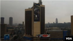 Kabut polusi terlihat di cakrawala Kota Nairobi. (Amos Wangwa/Berita VOA)