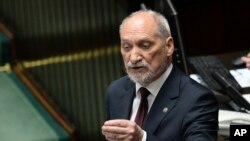 Menteri Pertahanan Polandia Antoni Macierewicz (foto: dok). 