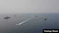 한국 해군은 지난 19일 동해 중부 해상에서 미한 연합군 기동훈련을 실시했다고 밝혔다. (자료사진)