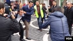 Müxalifət etiraz edir