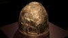 Золотий скіфський шолом четвертого століття до н. е. виставляється як частина експонату під назвою «Крим – золото і секрети Чорного моря», в історичному музеї Алларда Пірсона в Амстердамі в п'ятницю, 4 квітня 2014 року.